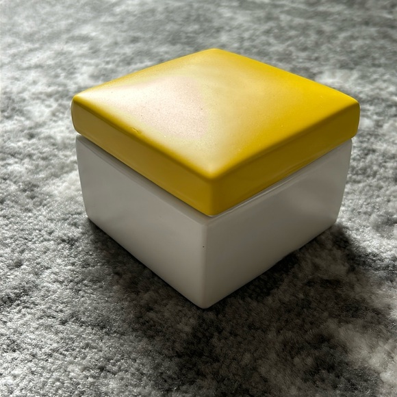 NEW J. Crew Yellow Ceramic Box - Picture 4 of 15